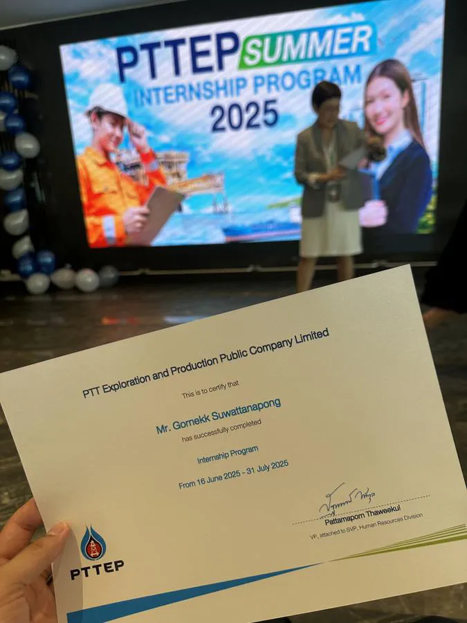 PTTEP internship completion certificate at the closing ceremony